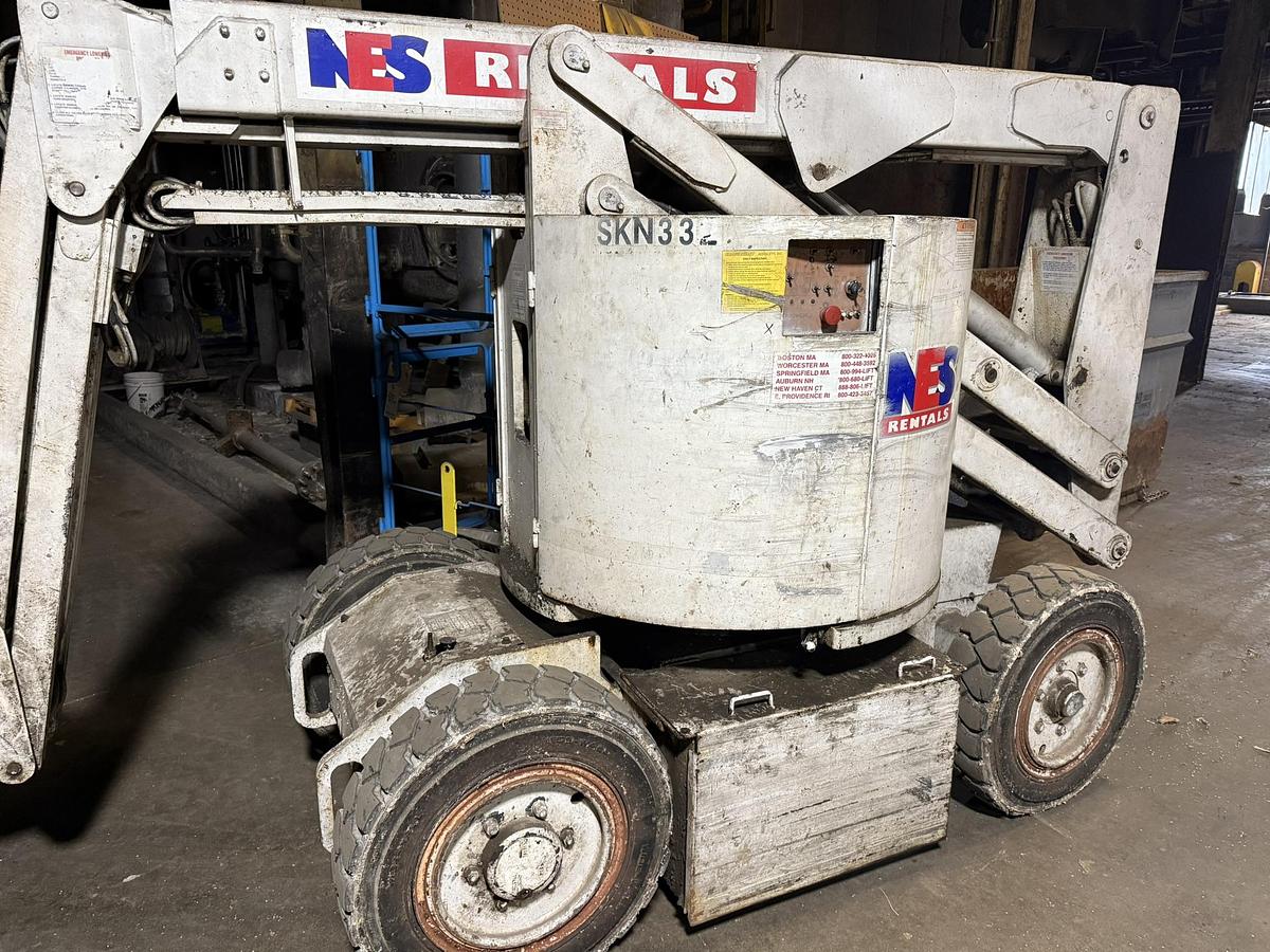 Used SKYJACK BOOM LIFT