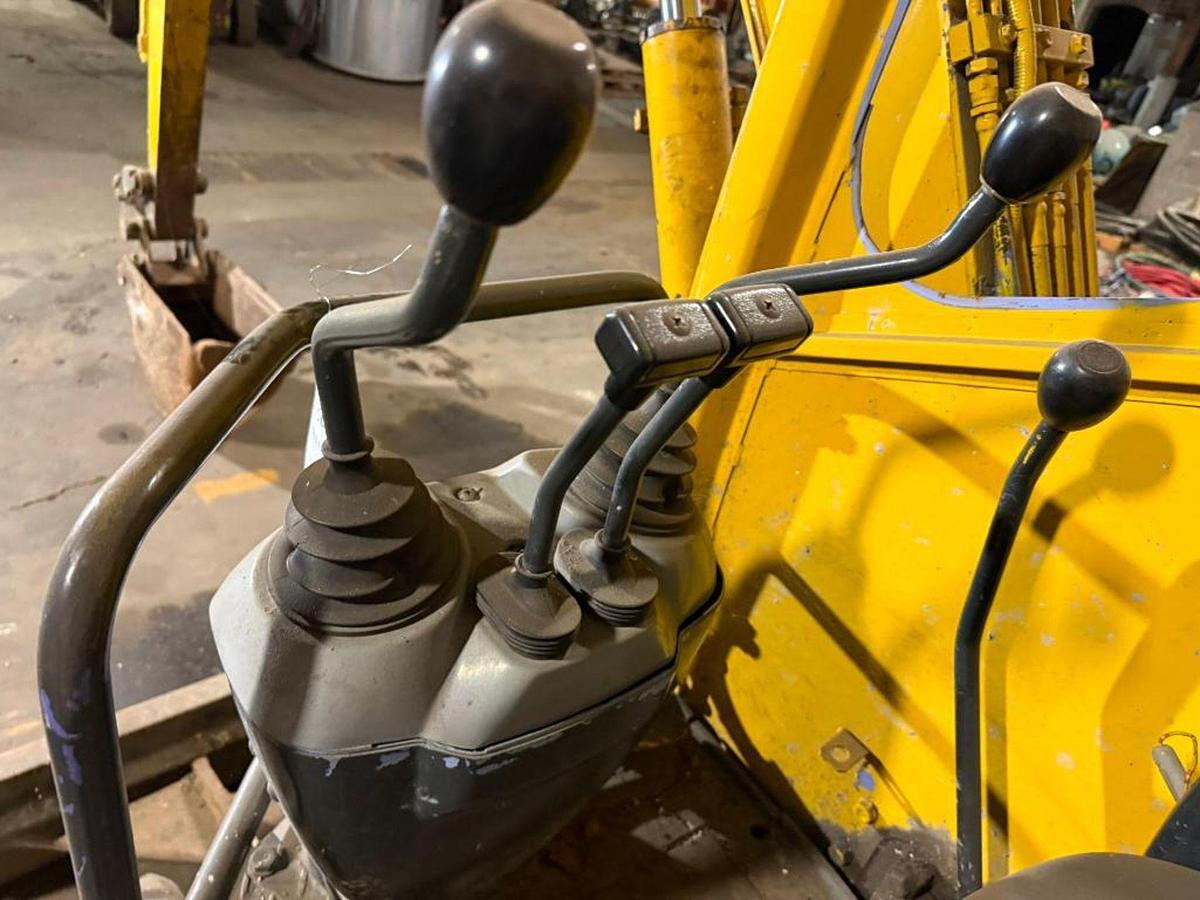 Used KOMATSU PC28VV ESCAVATOR