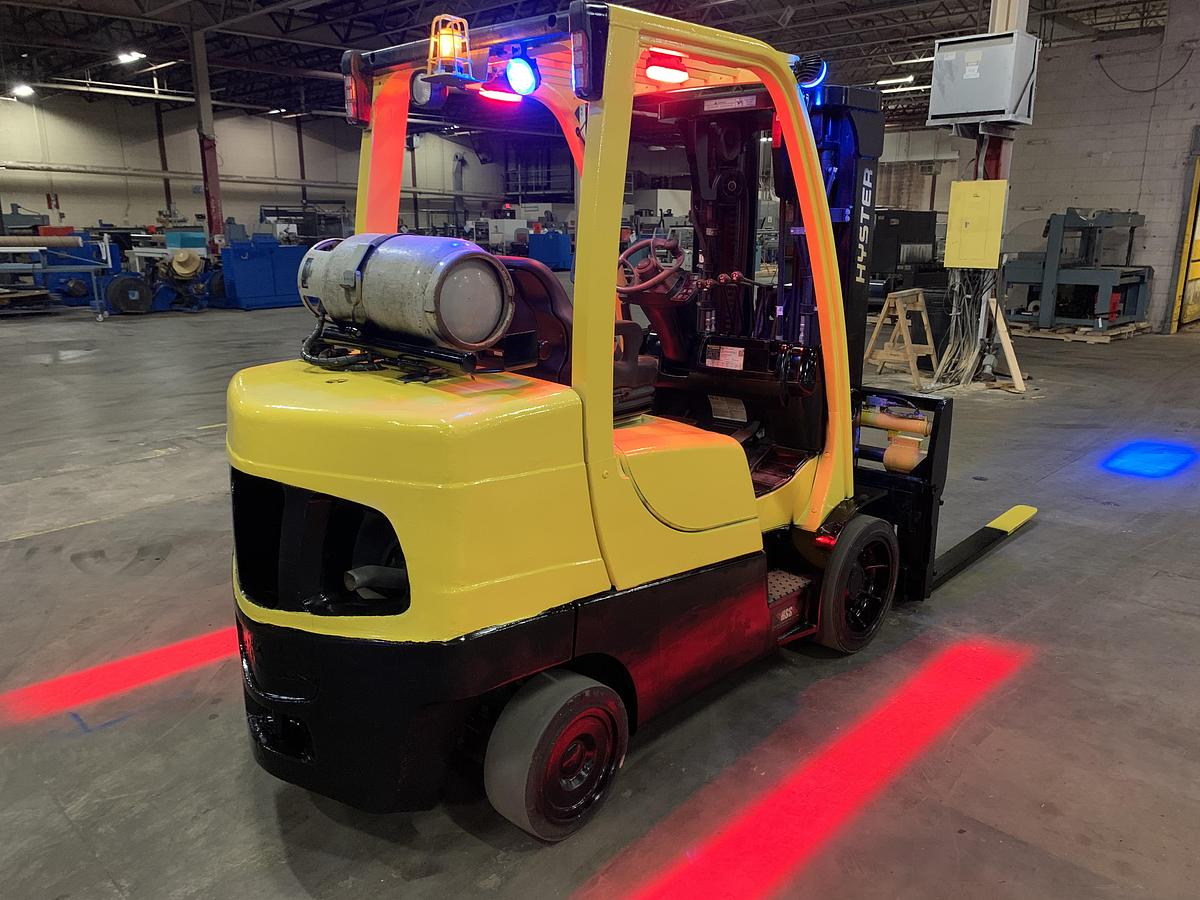 Used 8,000 POUND LB. HYSTER MODEL S80FT FORKLIFT WITH SIDESHIFT AND FORK POSITIONING