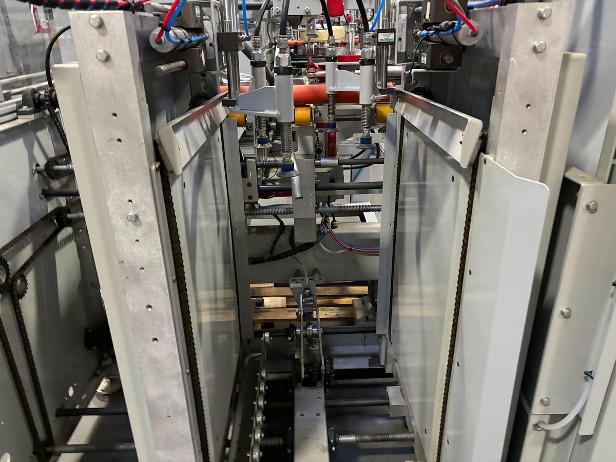 Used MARQ HPE 220 / HPE-220 CASE ERECTOR BOTTOM SEALER