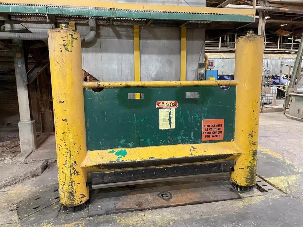 Used 78" WIDE BLACK CLAWSON PAPER ROLL SPLITTER 