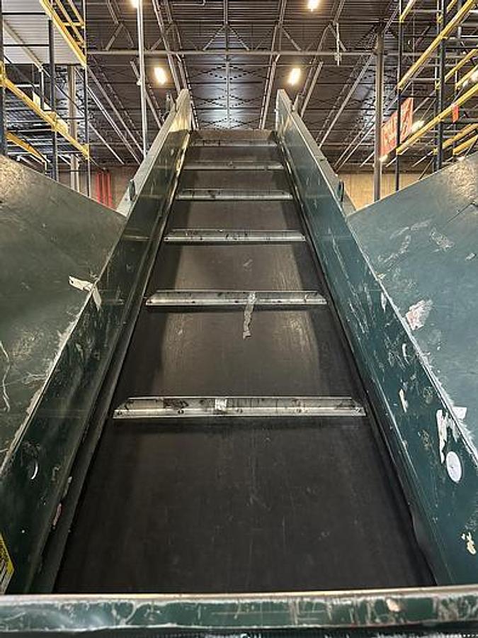 Used INTERNATIONAL BALER MODEL NA-1295-48 HORIZONTAL CLOSED DOOR BALER 30HP