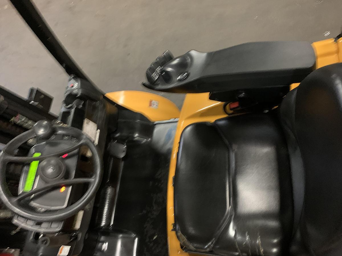 Used 12,000 POUND YALE GLC120VXPRS FORKLIFT TRUCK MANUFACTURED 2021 TALL MAST 221" RAISED