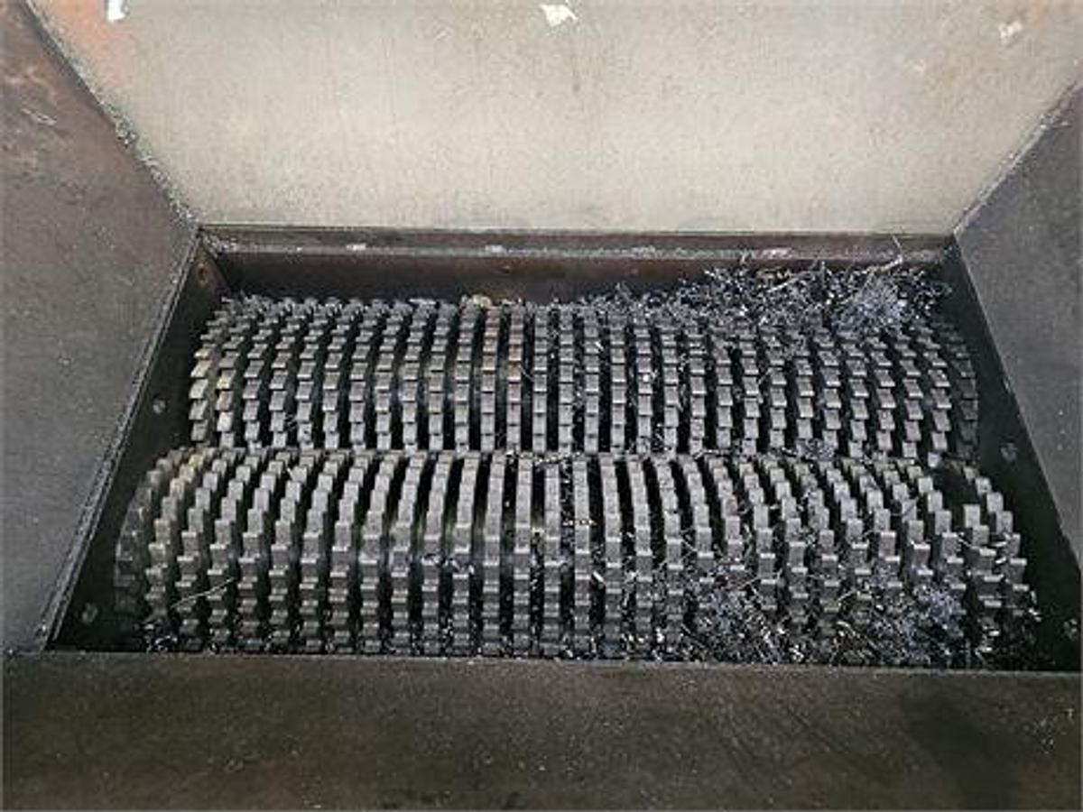 Used 2023 WEIFANG YIHAN HEAVEY INDUSTRY YM2-2212 DUAL SHAFT HOOK SHEAR SHREDDER