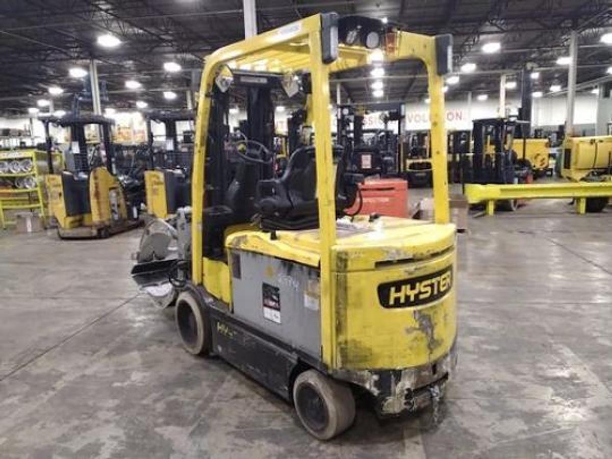 Used 7,000 LB CAPACITY HYSTER ELECTRIC FORKLIFT CLASS III WITH ROLL CLAMP