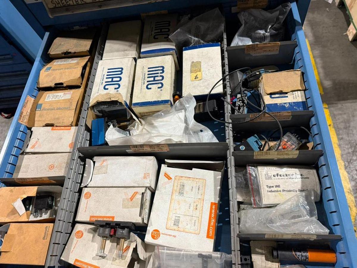 Used LYON 11 DRAWER TOOL CABINET