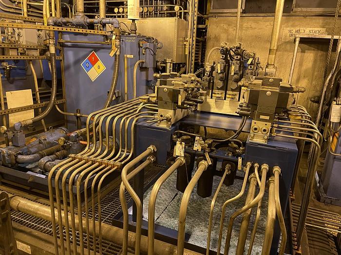 Used MOBIL HYDRAULIC OIL GEAR