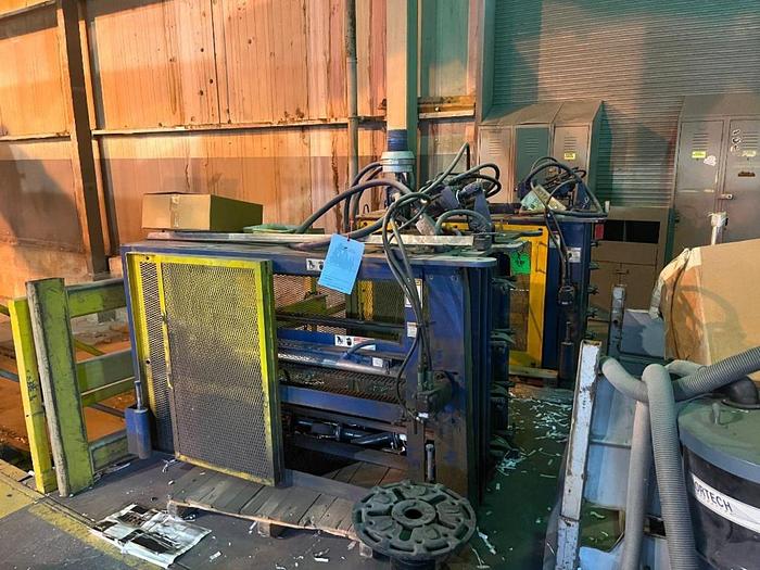 Used AMERICAN MODEL PAC HORIZONTAL AUTO TIE BALER WITH PARKER CONTROLS 30 HP - NEEDS REBUILD