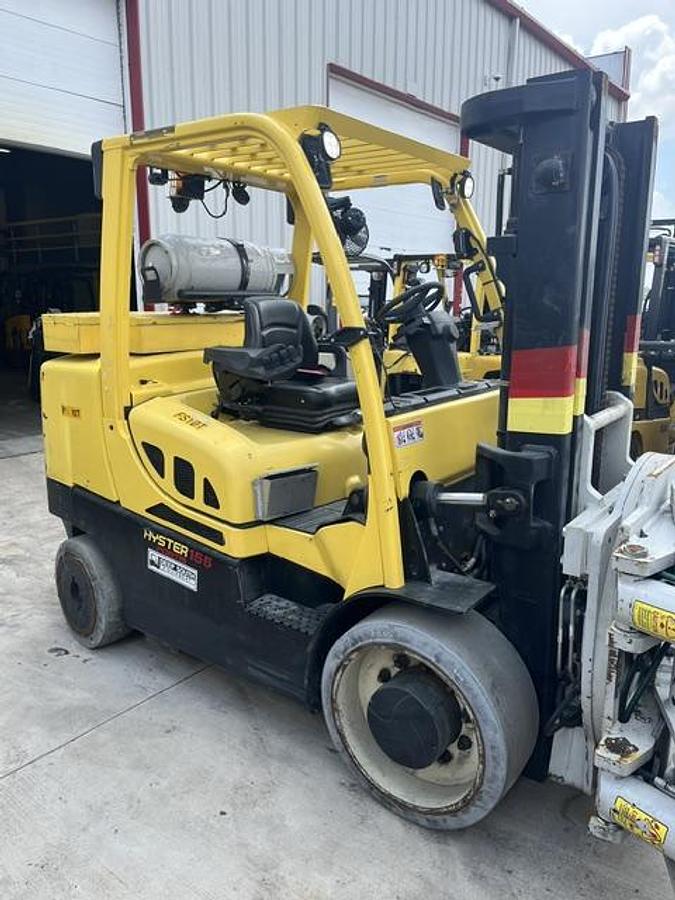 Used 15,500LB. HYSTER MDL S155FT WITH 84" CASCADE EXTRA HEAVY CASCADE PAPER ROLL CLAMP MFG 2019 SINGLE STAGE MAST