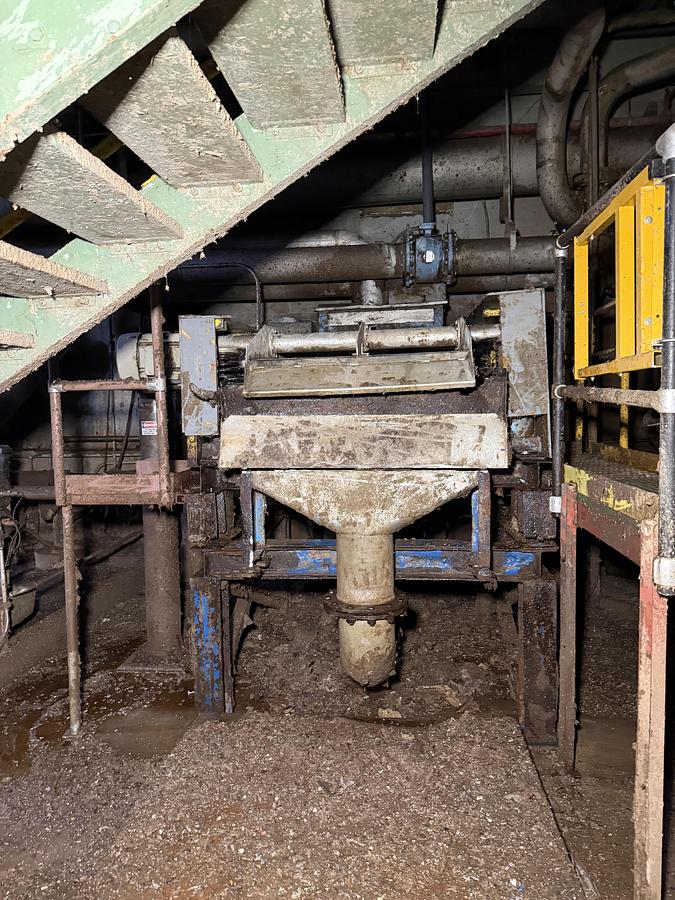 Used BIRD JOHNSON MDL. 24 VIBRATING SCREEN S/S