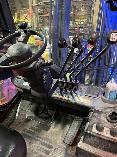 Used TOYOTA 8FGU32 FORKLIFT 7000LB WITH SIDE SHIFT AND FORK POSITIONER - PENDING SALE