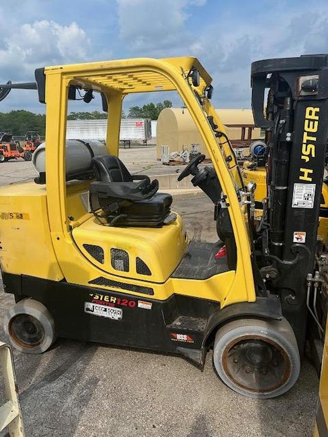 Used 12,000 POUND CAPACITY HYSTER MODEL S120FTPRS 60" CASCADE PAPER ROLL CLAMP LOW MAST TRIPLE STAGE