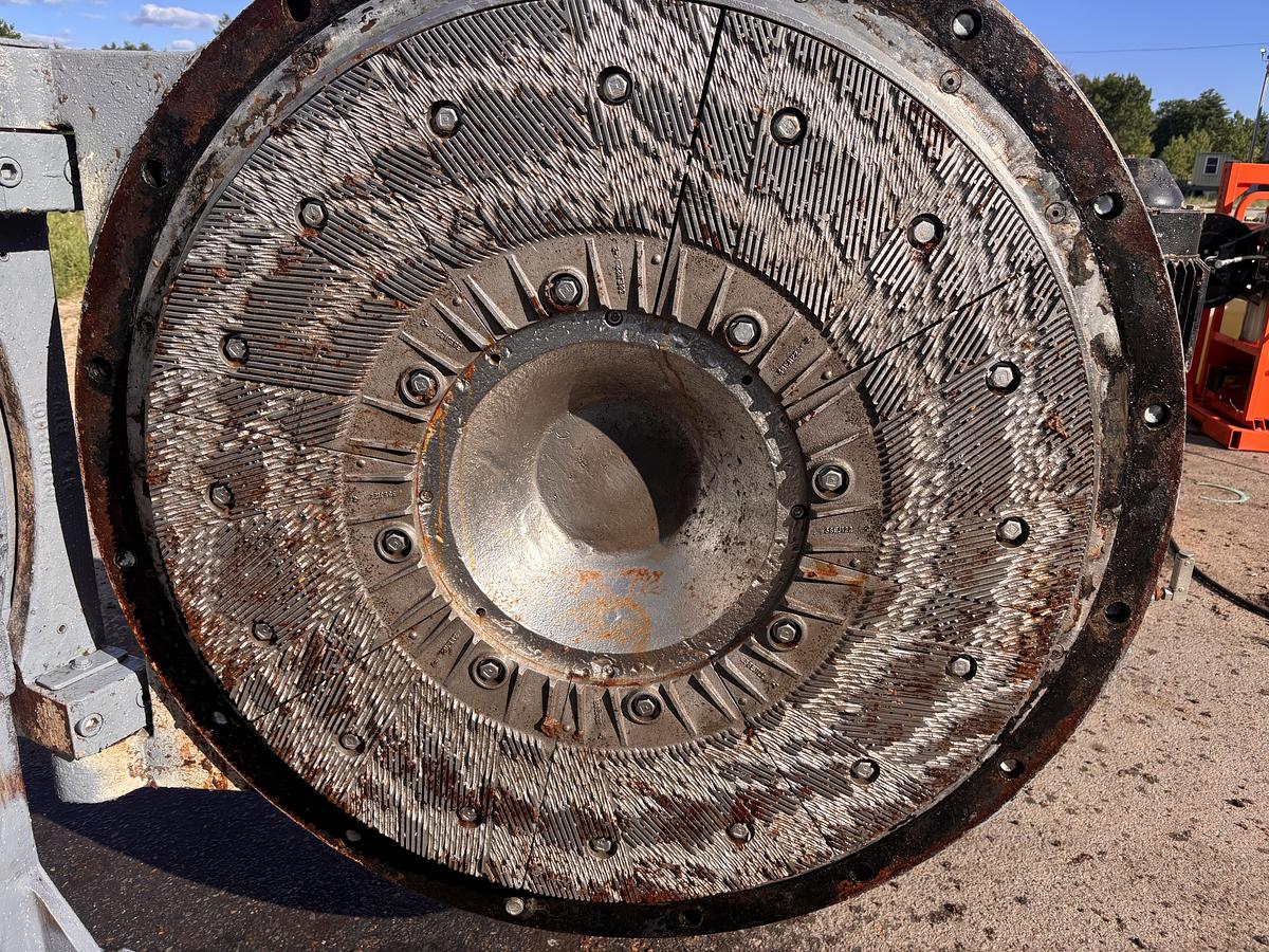 Used 34"/38" BELOIT VALMET DD4000 DOUBLE DISC REFINER