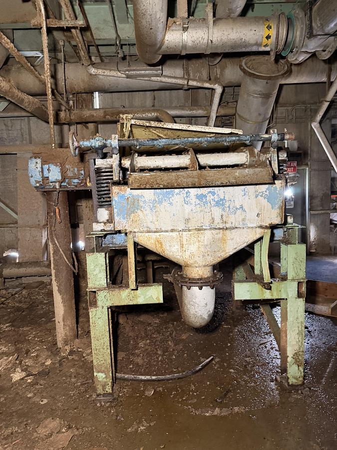 Used BIRD JOHNSON MDL. 24 VIBRATATING SCREEN S/S