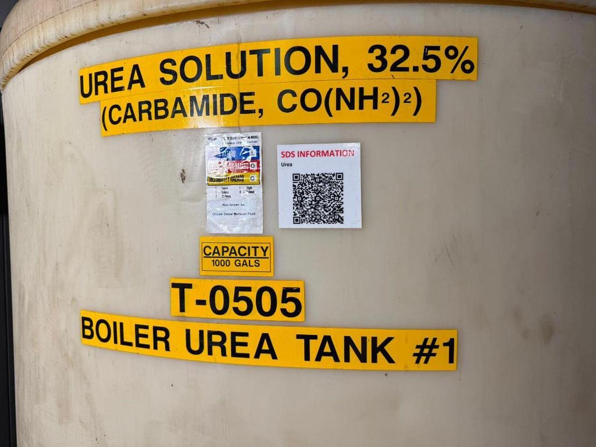 Used 1,000 GALLON PLASTIC TANK