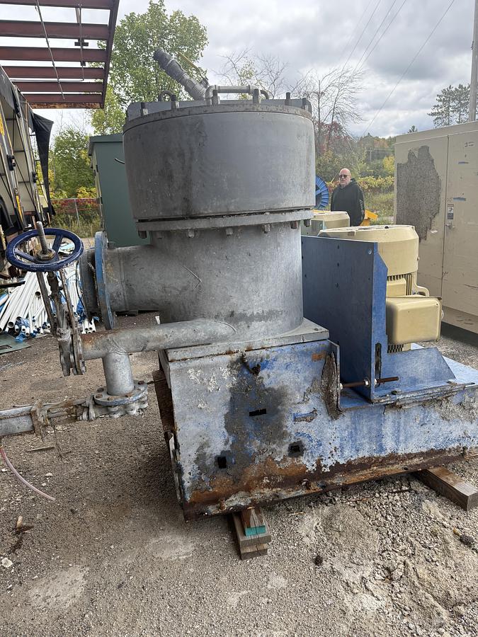 Used BLACK CLAWSON  MODEL 24PSL PRESSURE SCREEN  W/ 125HP MOTOR