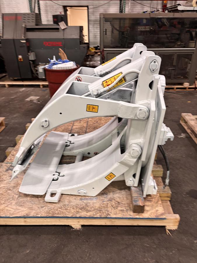 Used 60" CASCADE PAPER ROLL CLAMP ATTACHMENT MODEL 77F-RC-01C CLASS III/IV