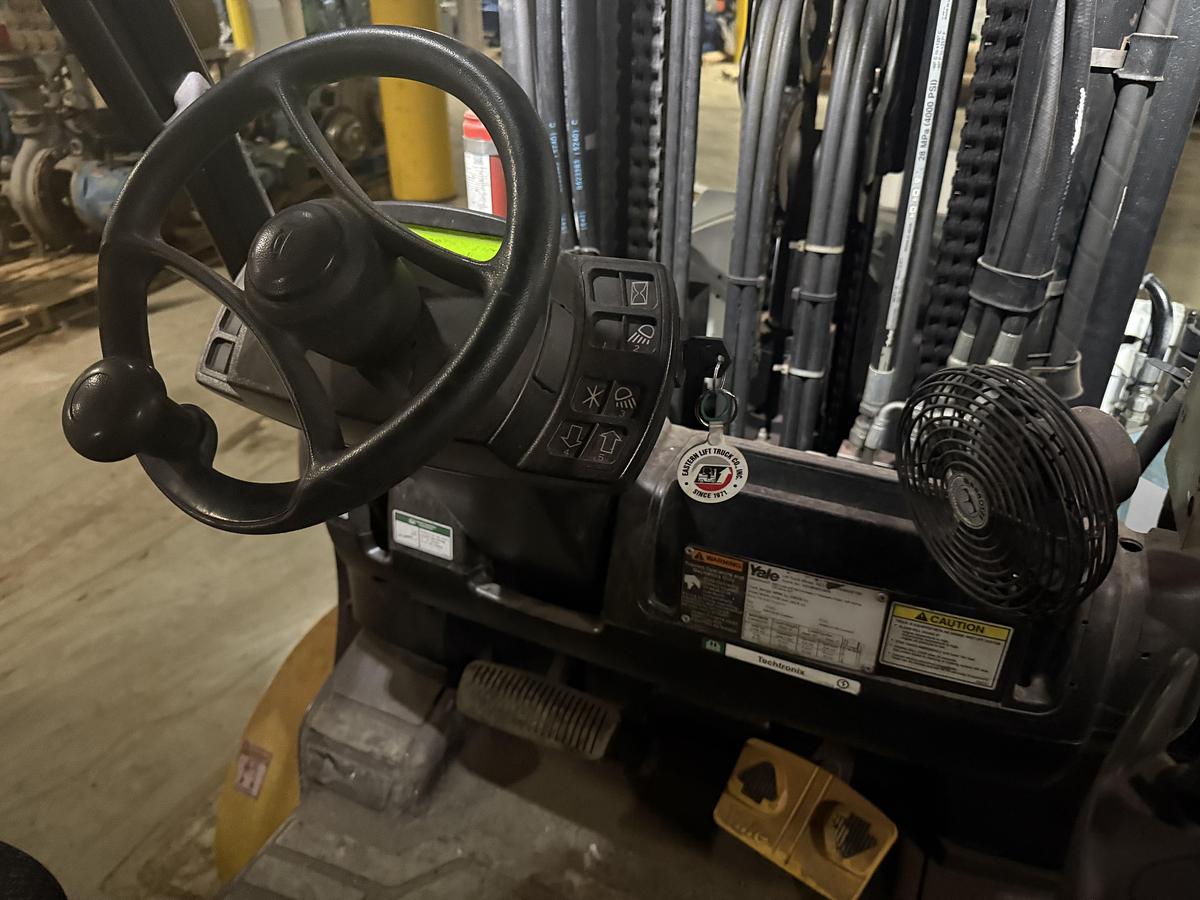 Used 12,000 LB. YALE MDL GLC120SVX LH100"/RH206" 60" CASCADE PAPER ROLL CLAMP MANUFACTURED 2018 PENDING JA