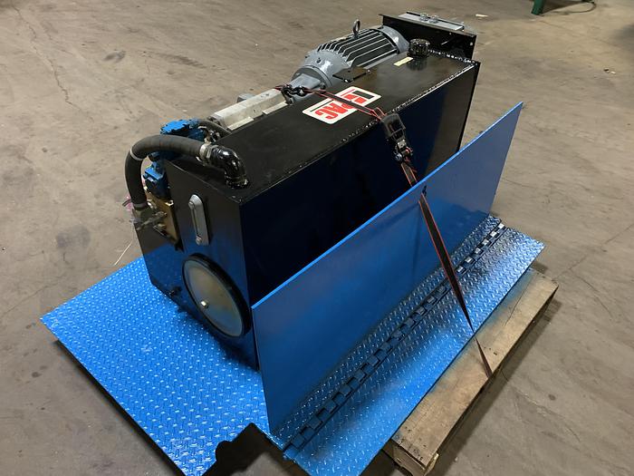 Used SHRED-TECH AZ-80 SHREDDER WITH COMPACTOR AND CONVEYOR