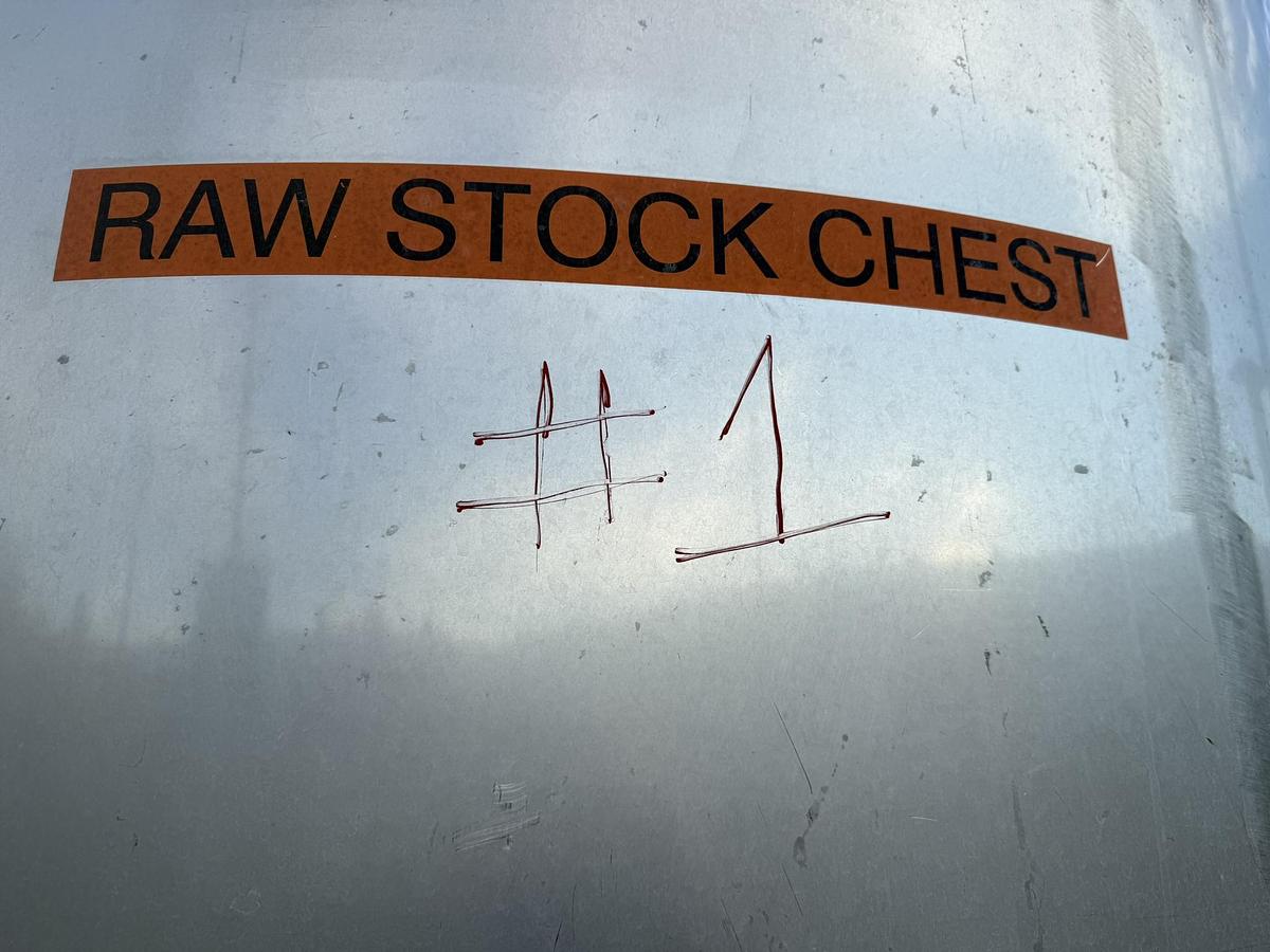 Used 304 STAINLESS STEEL TANK 5' DIAMETER X 6' TALL PLUS LEGS (9')