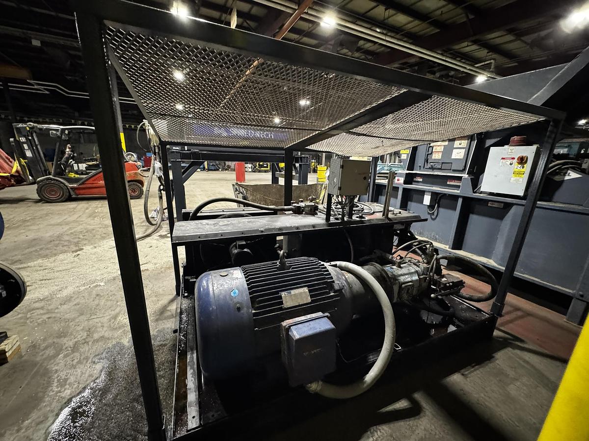 Used SHRED TECH MODEL ST-100 DUAL SHAFT SHREDDER 150HP