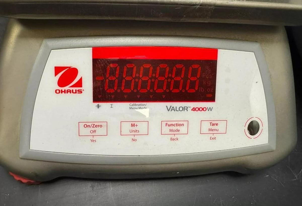 Used OHAUS DIGITAL SCALE MODEL VALOR 4000W