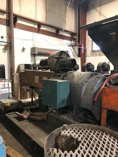 Used STERLING 4.5 " EXTRUDER 32.1 VENTED BARREL 200HP DC