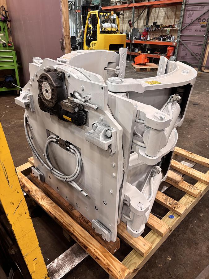 Used 72" CASCADE MODEL 90F-RDS-112 PAPER ROLL CLAMP 