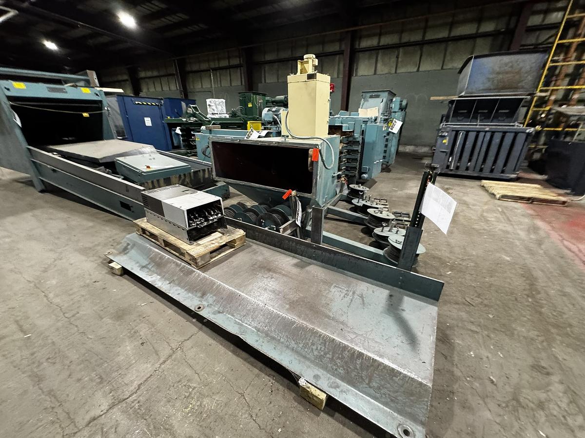 Used MAREN MODEL 72-S-0E-75 40HP HORIZONTAL AUTO-TIE BALER W/ MAREN MODEL 60 SHREDDER & CONVEYOR