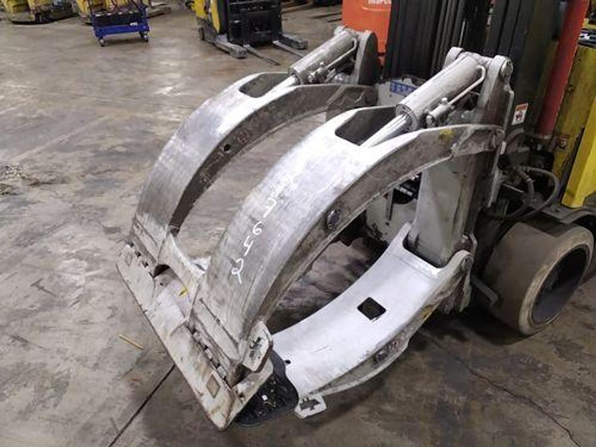 Used 60" CLASS III CASCADE 25H-RCP-BX07-006 PAPER ROLL CLAMP 