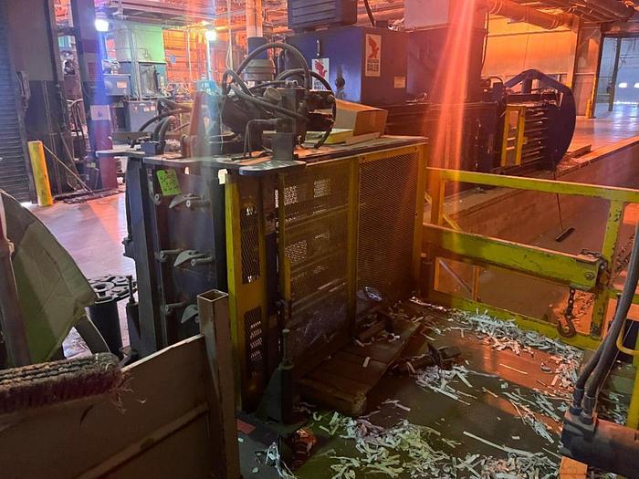 Used AMERICAN MODEL PAC HORIZONTAL AUTO TIE BALER WITH PARKER CONTROLS 30 HP - NEEDS REBUILD