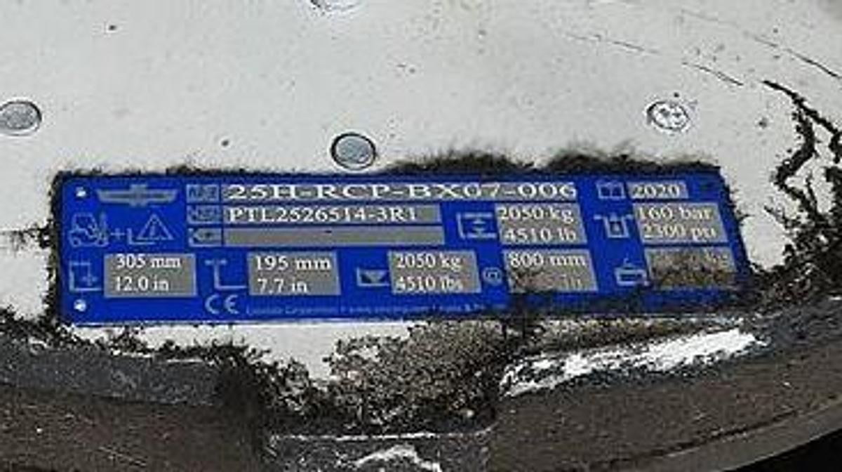 Used 60" CLASS III CASCADE ROLL CLAMP MODEL 25H-RCP-BX07-006