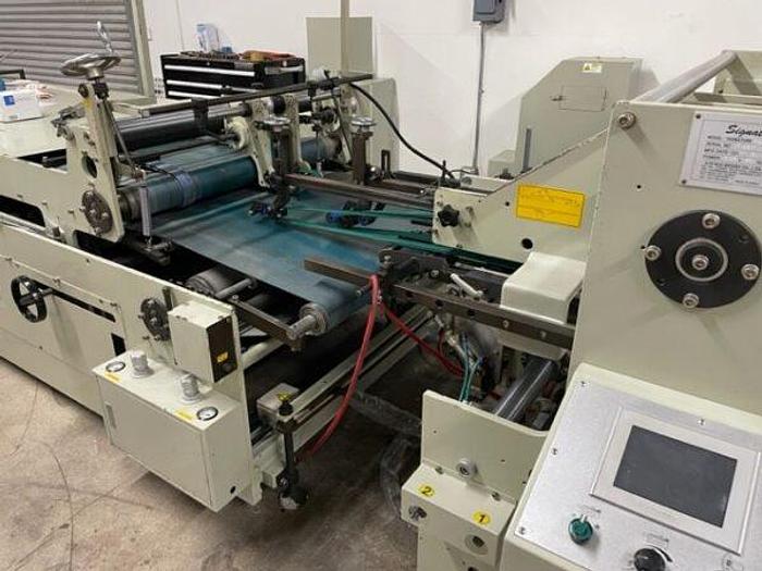 Used SIGNATURE PREMIER 110CS FOLDER GLUER MFG 2011