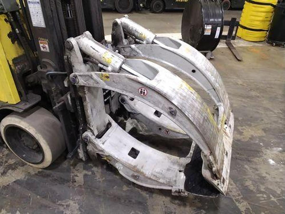 Used 60" CLASS III CASCADE ROLL CLAMP MODEL 25H-RCP-BX07-006