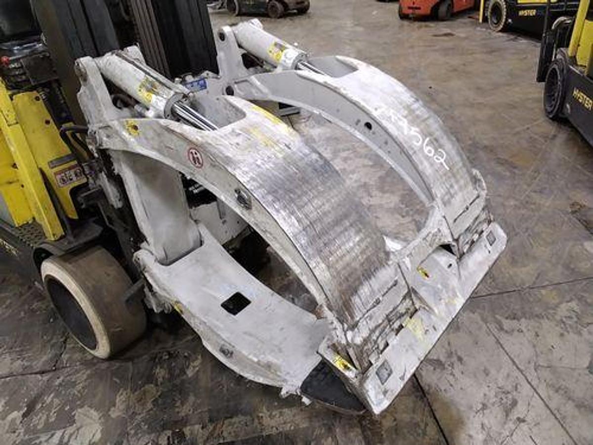 Used 60" CLASS III CASCADE ROLL CLAMP MODEL 25H-RCP-BX07-006