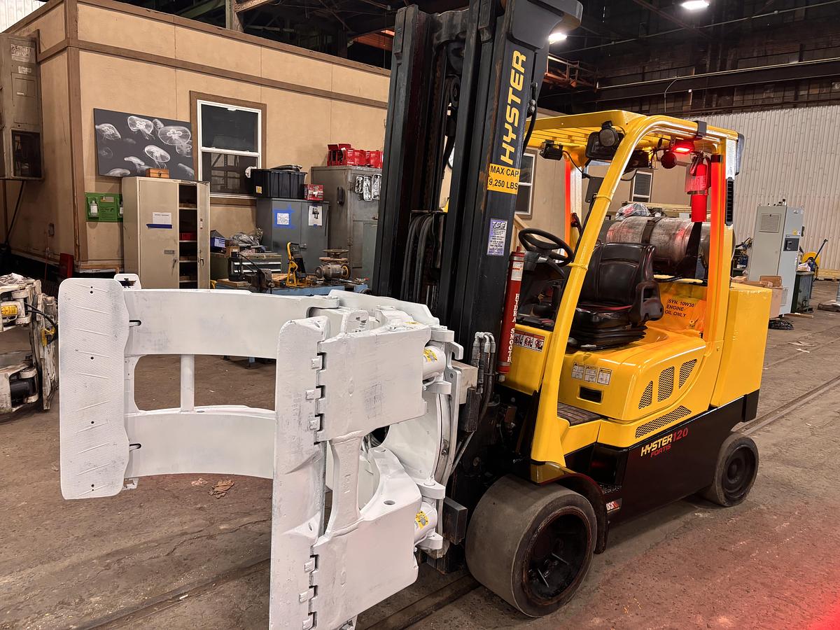 Used 12,000 POUND HYSTER S120FTPRS PAPER ROLL CLAMP FORKLIFT MANUFACTURED 2019