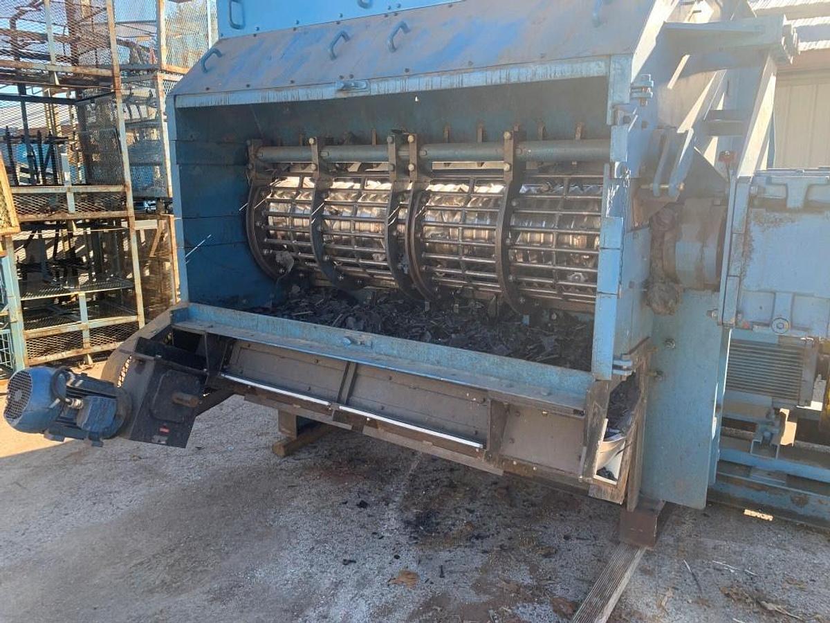 Used VECOPLAN SINGLE SHAFT SHREDDER 200HP MODEL RG78-200 / VAZ 220/200 KNF