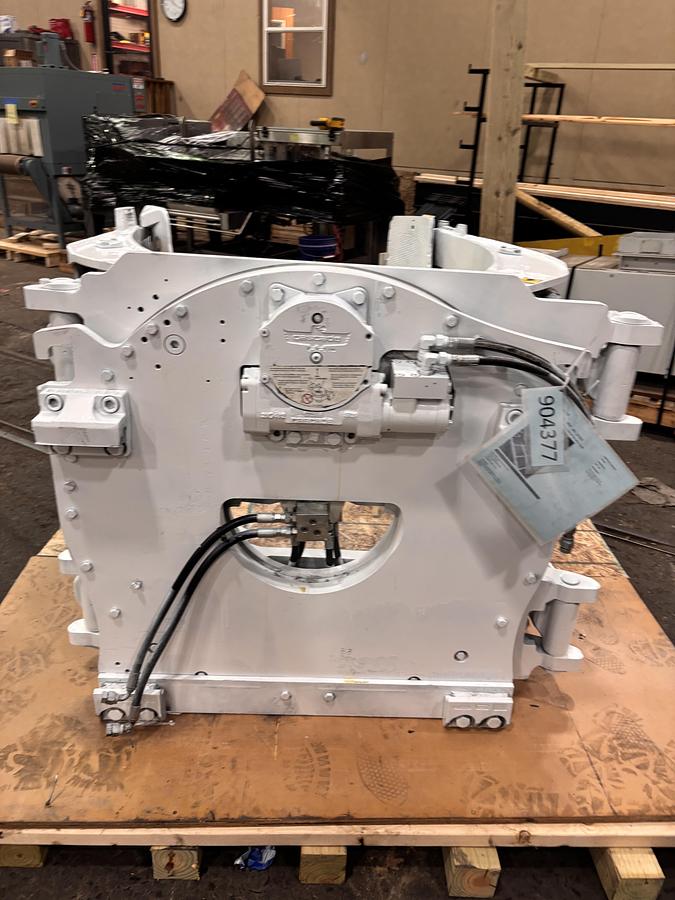 Used CASCADE MODEL 42H-RCP-4A-37202 60" DIA. ROLL CLAMP