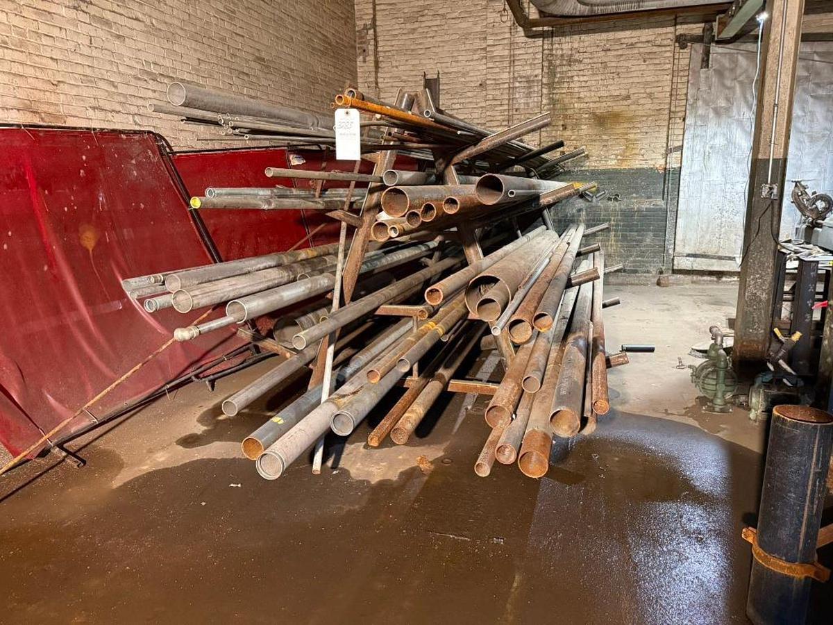 Used LARGE AMOUNT OF CAST, STAINLESS STEEL, ALUMINUM, GALVINIZED AND PVC PIPES