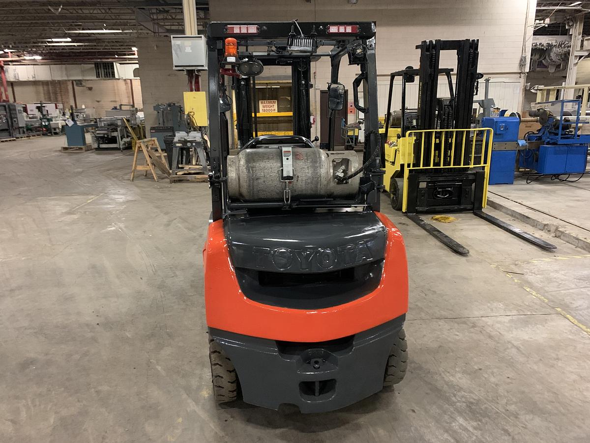 Used 5,000 lb. TOYOTA MDL 8FGU25  WITH SIDE SHIFT 2,100 HOURS 
