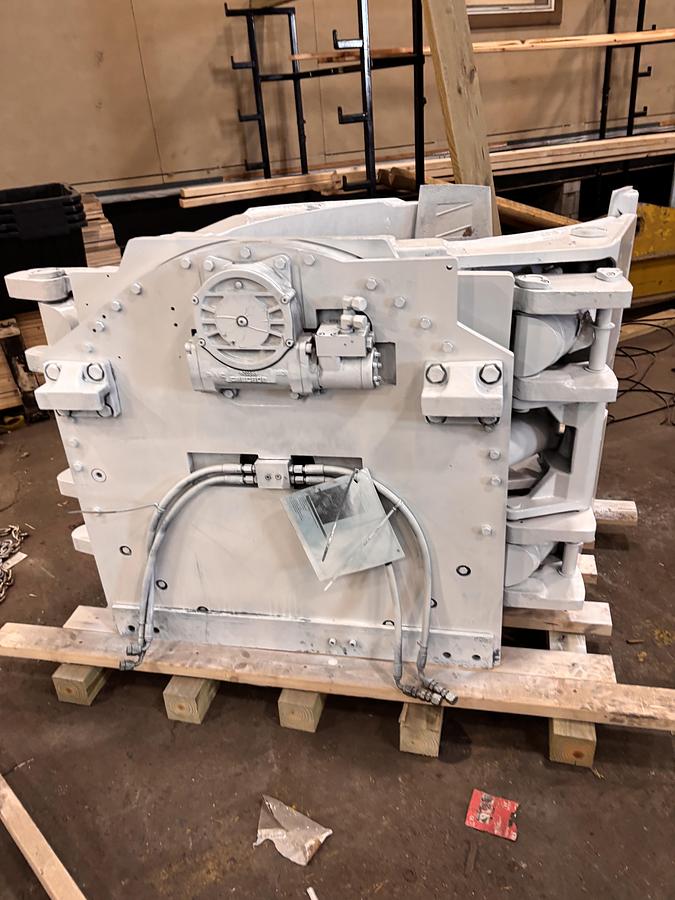Used CASCADE 100F-RCP-01C 60" DIAMETER ROLL CLAMP CLASS IV MFG. 2019