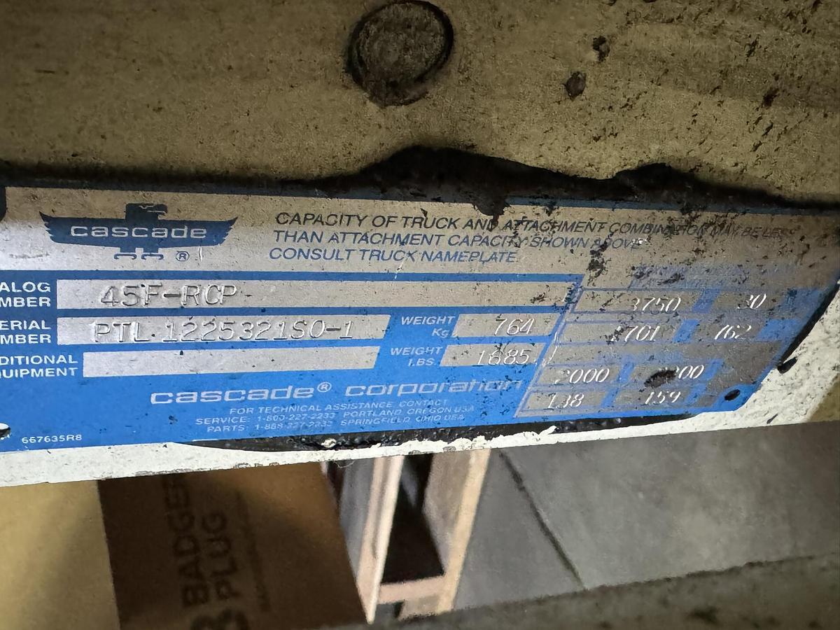 Used CATERPILLAR ROLL CLAMP TRUCK MODEL GC40KSTR WITH CASCADE CLAMP