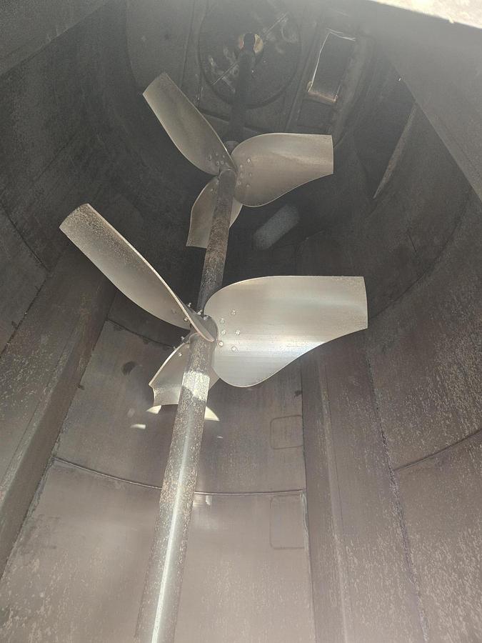 Used T BAILEY 316L STAINLESS STEEL TANK 33' TALL 12' DIAMETER MANUFACTURED 2018 WITH AGITATOR PENDING JA