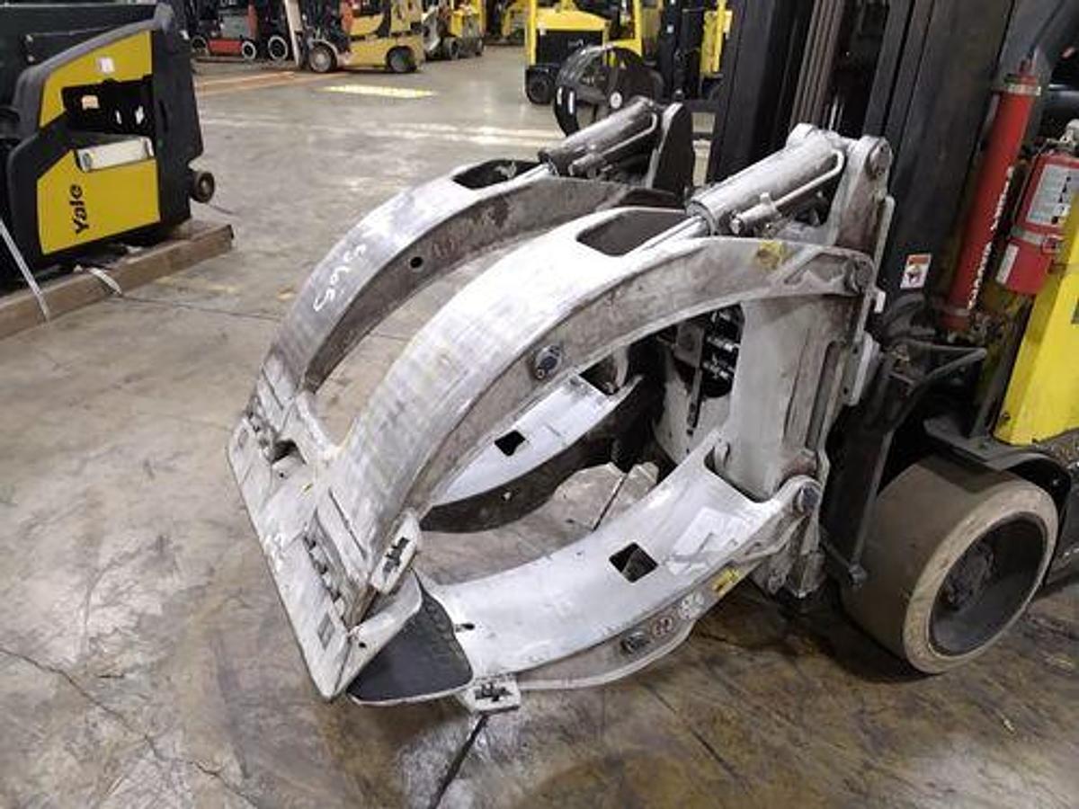 Used 60" CLASS III CASCADE ROLL CLAMP MODEL 25H-RCP-BX07-006