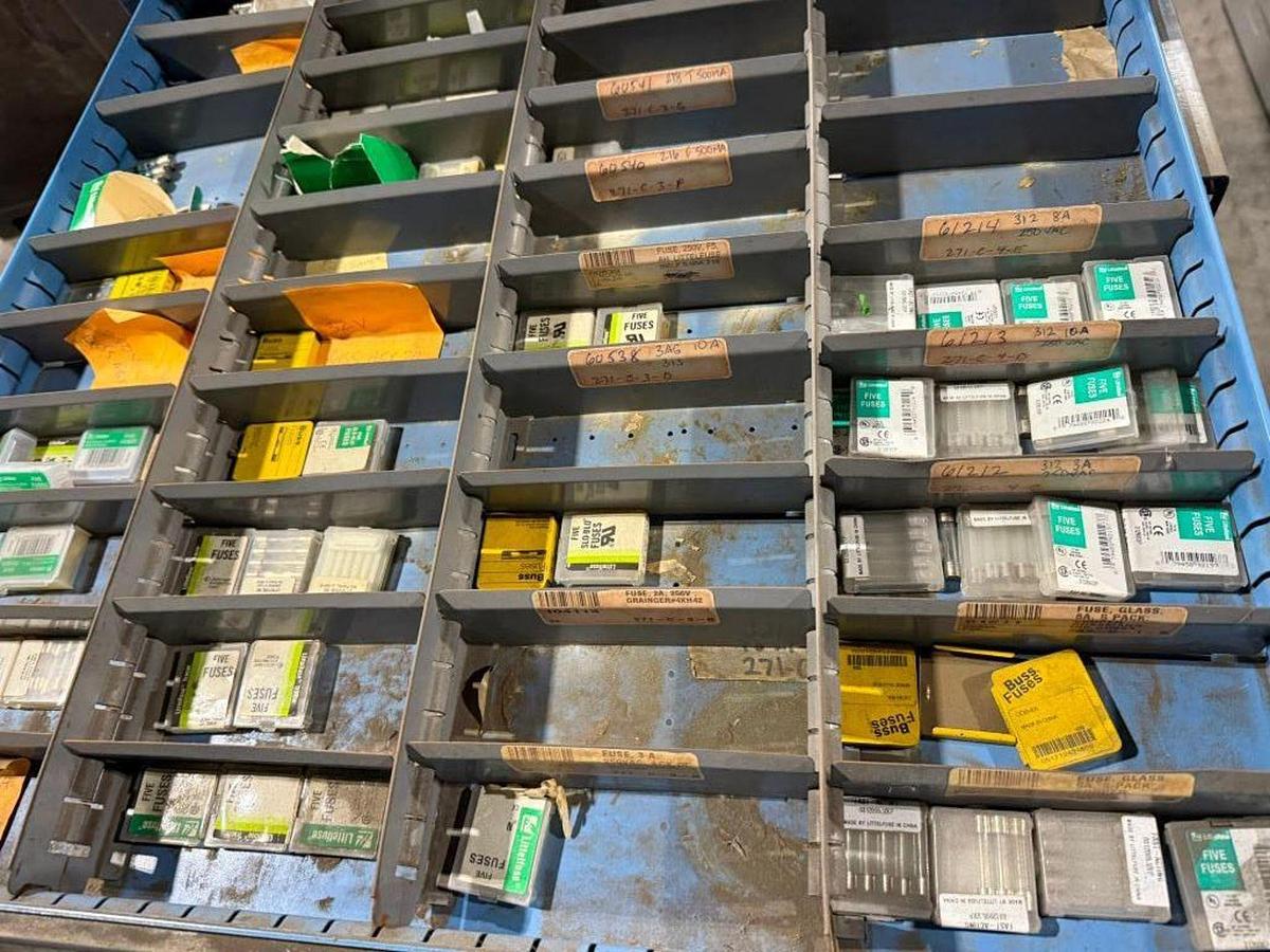 Used LYON 17 DRAWER 100L CABINET CONTENT NOT INCLUDED