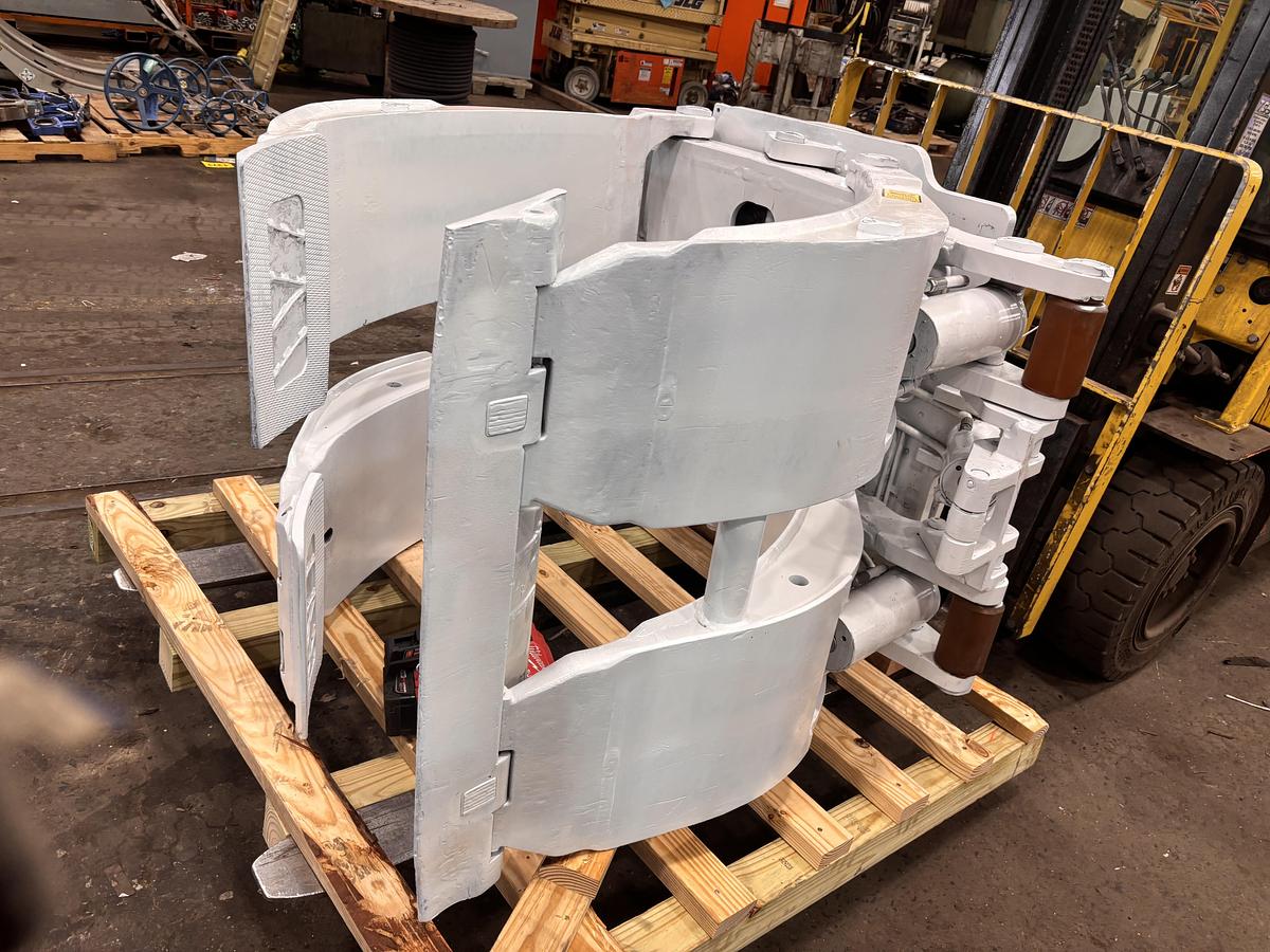 Used 72" CASCADE MODEL 90F-RDS-112 PAPER ROLL CLAMP 