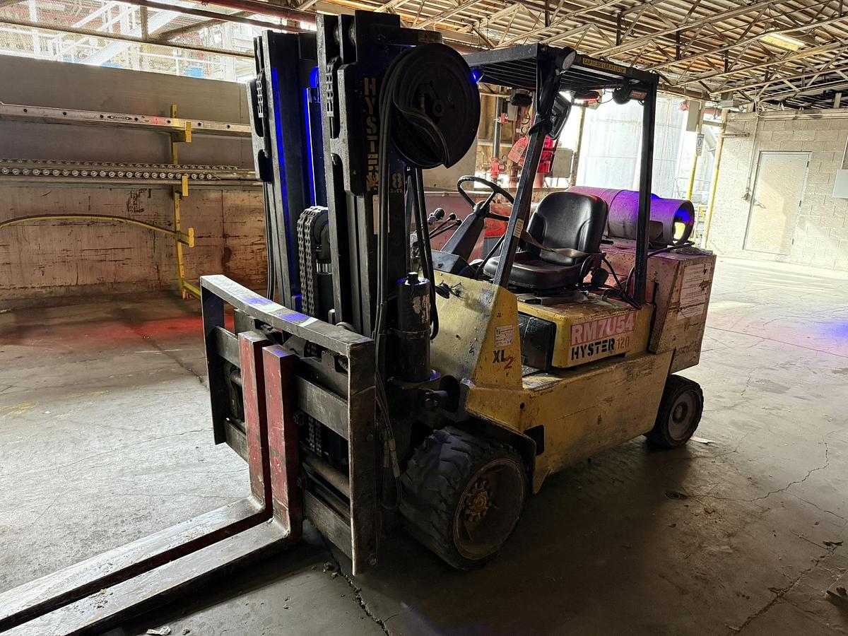 Used 12,000 POUND HYSTER 120 FORKLIFT 