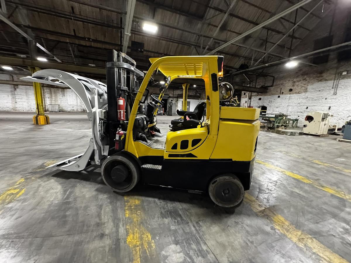 Used 15,500LB. HYSTER MDL S155FT WITH 84" CASCADE EXTRA HEAVY CASCADE PAPER ROLL CLAMP MFG 2019 SINGLE STAGE MAST LOW HOURS