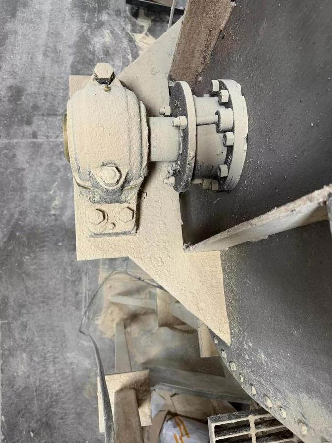 Used STAINLESS STEEL RIBBON BLENDER 135 CUBIC FEET