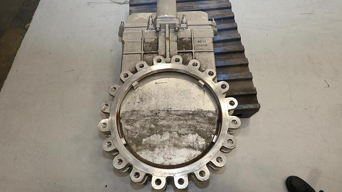 Used FNW 20" MANUAL KNIFE GATE VALVE SS